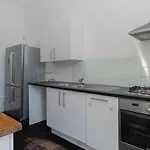 Maison B