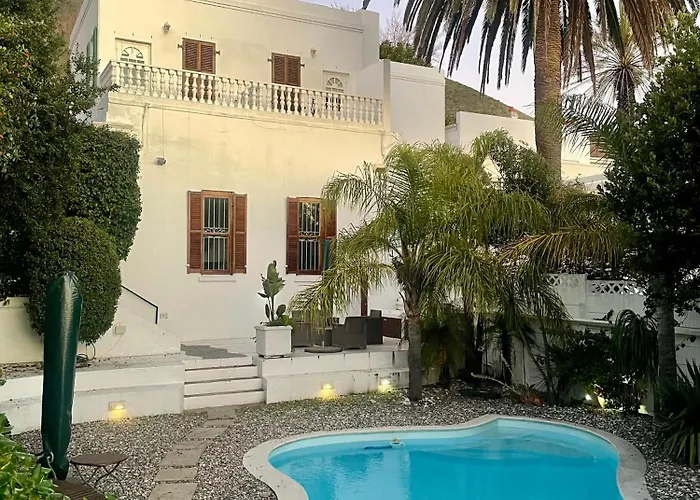 Maison B